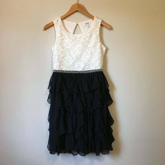 Pearls Lace and Chiffon Festive Dress - Picture 2 of 16